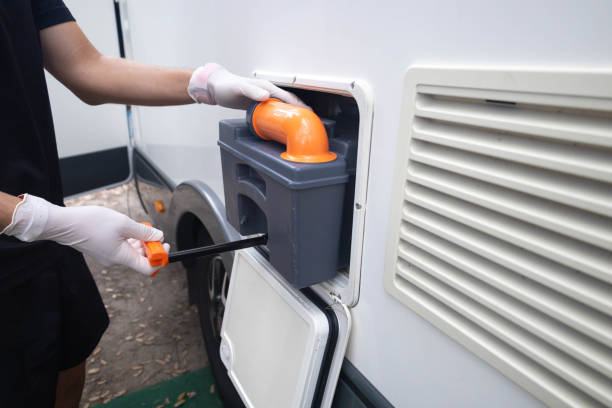 Portable Toilet Options We Offer in Bayshore Gardens, FL